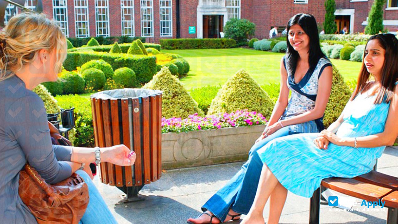 Regent's University London фотография №3