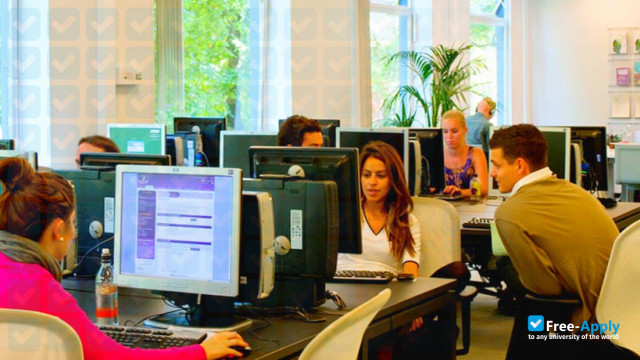 Foto de la Regent's University London #1