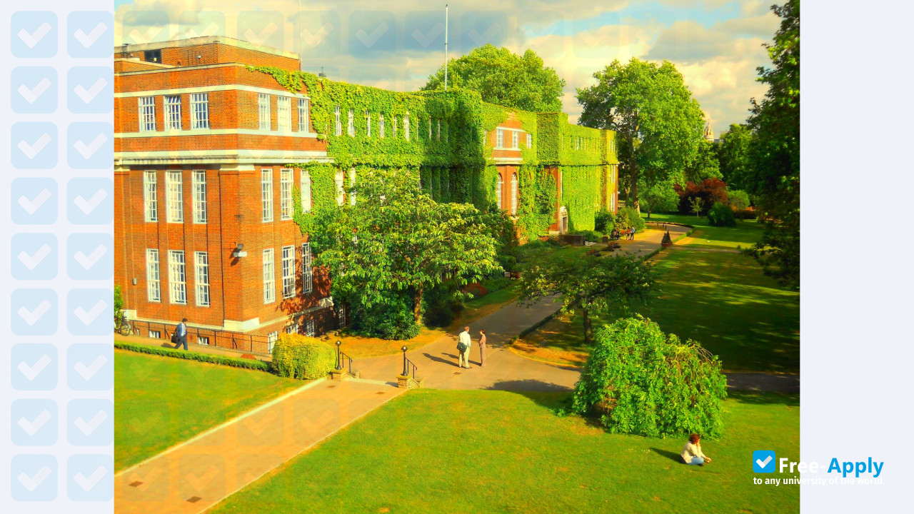 Regent's University London фотография №8