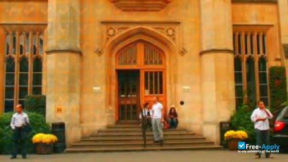 Foto de la Richmond the American International University in London #3