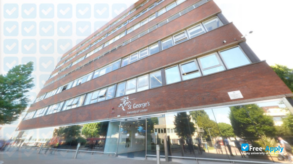 Foto de la Saint George's University of London #9