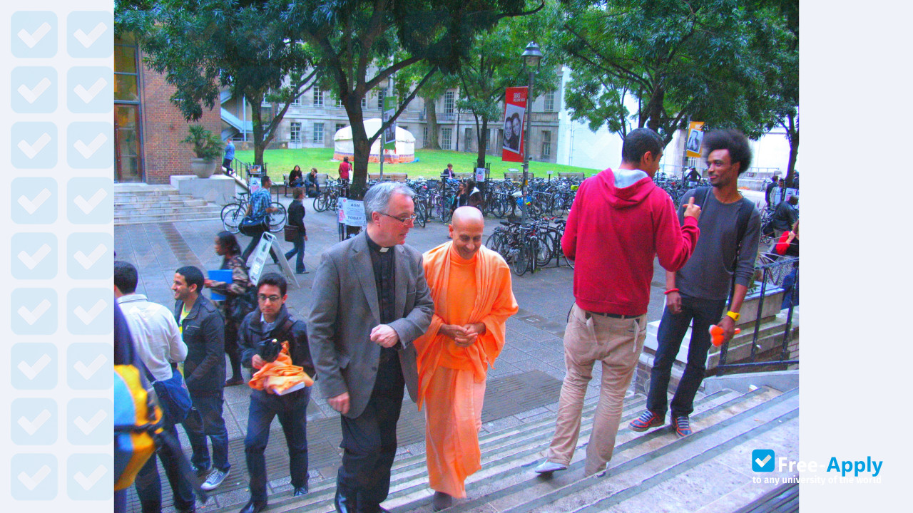 School of Oriental and African Studies (SOAS) photo #11