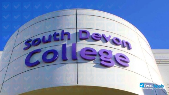 Foto de la South Devon College #1