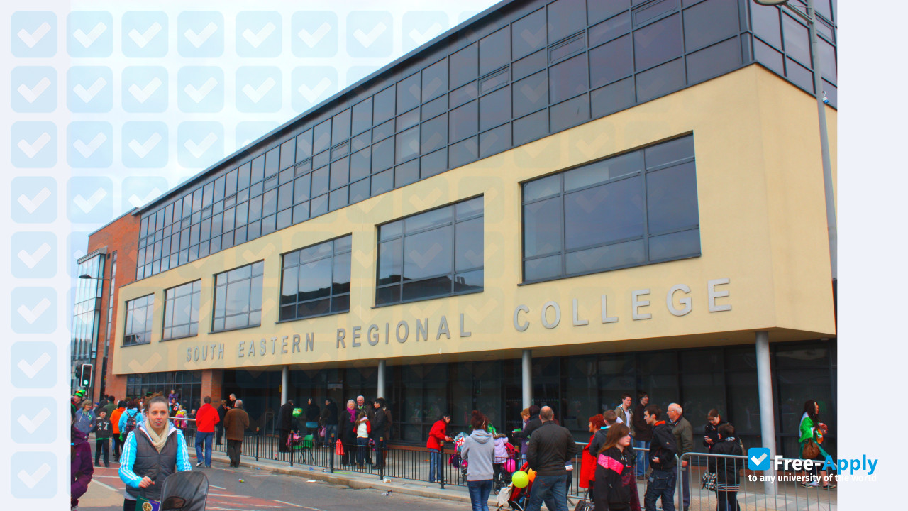 Foto de la South Eastern Regional College #8