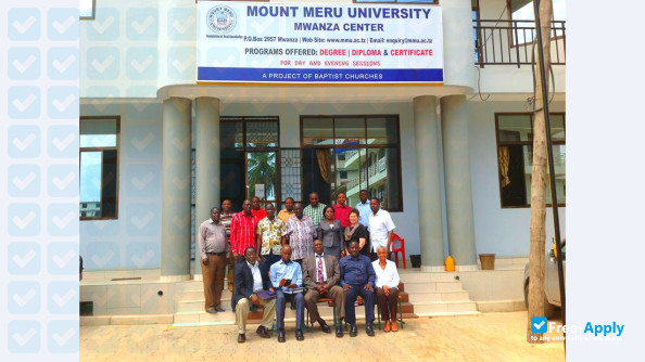 Foto de la Mount Meru University #5