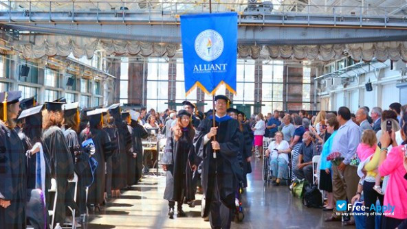 Foto de la Alliant International University #7