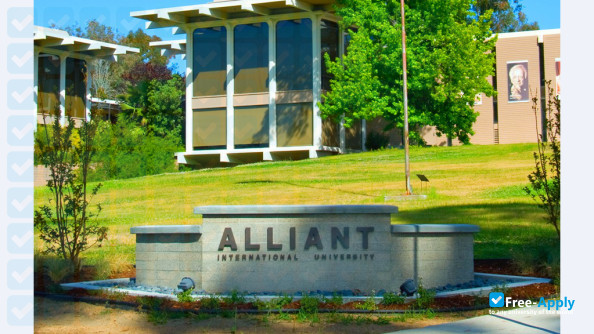 Foto de la Alliant International University #2