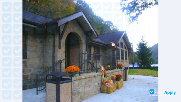 Alice Lloyd College photo #9