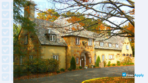 Foto de la Albertus Magnus College #5