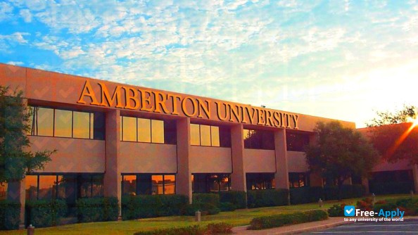 Foto de la Amberton University #9