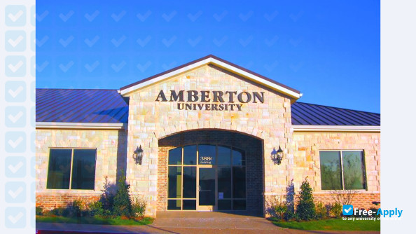 Foto de la Amberton University #4