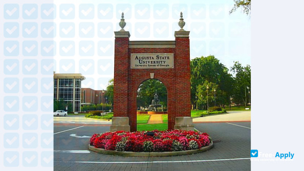 Foto de la Augusta University #7