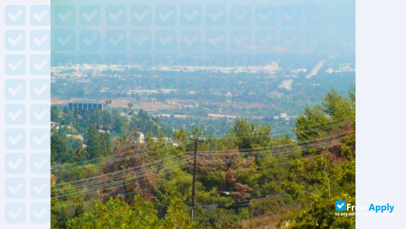Foto de la American Jewish University #2