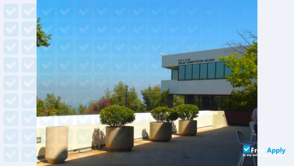 Foto de la American Jewish University #8