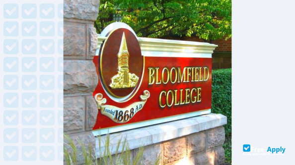 Foto de la Bloomfield College #4