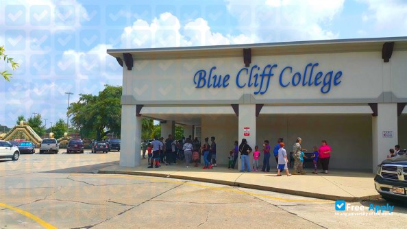 Foto de la Blue Cliff College #2