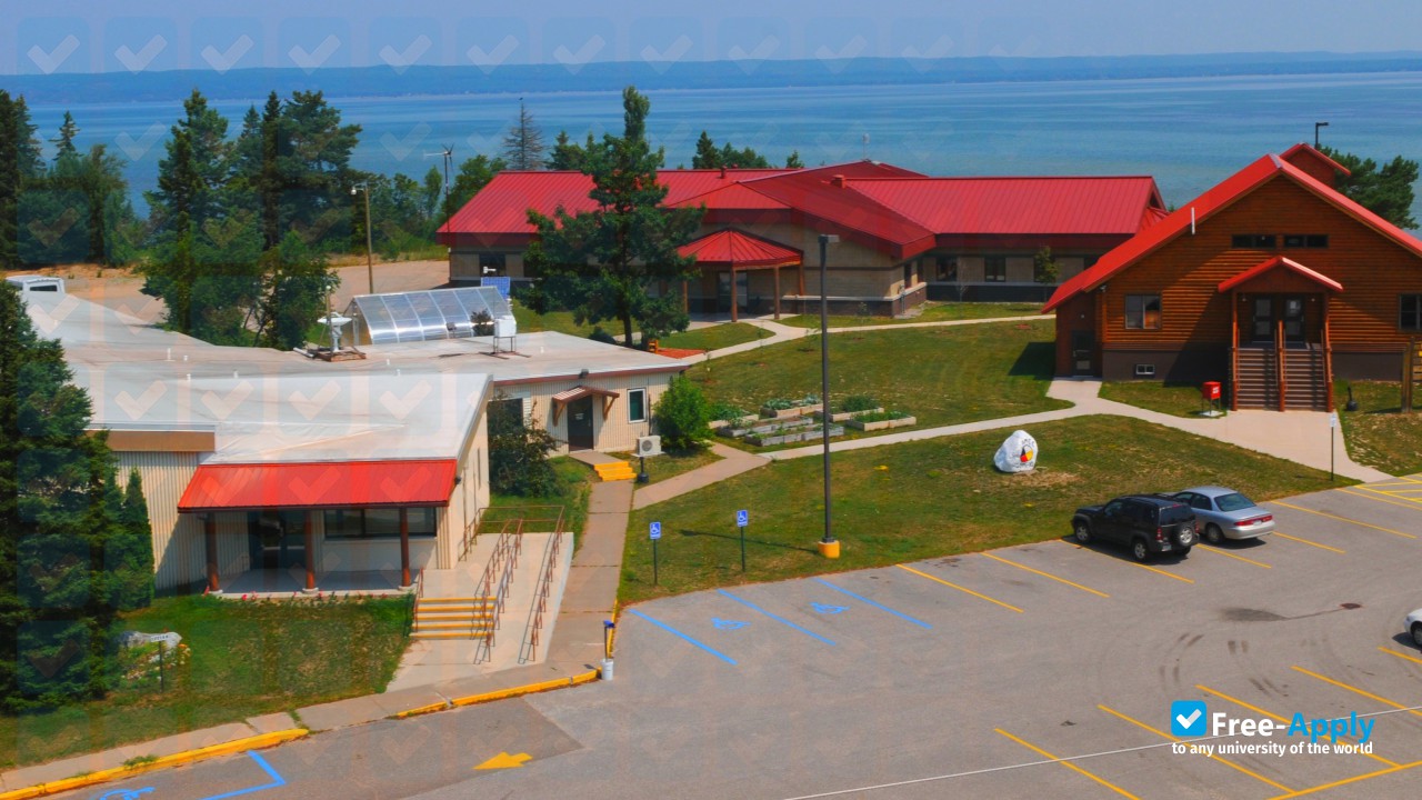 Foto de la Bay Mills Community College #8
