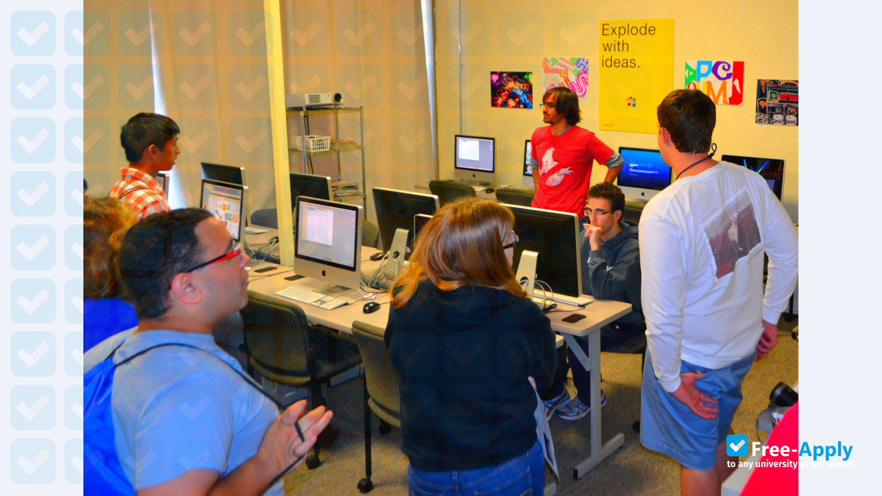 Beacon College photo #3