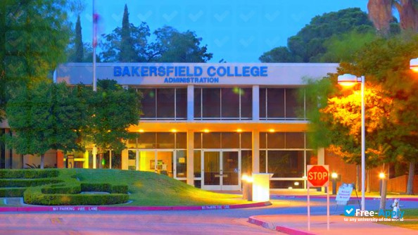 Foto de la Bakersfield College #1