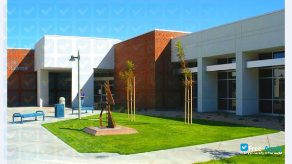 Foto de la Barstow College #7