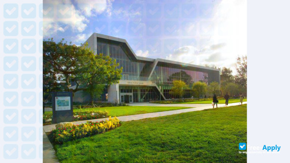 California State University, Dominguez Hills photo #2