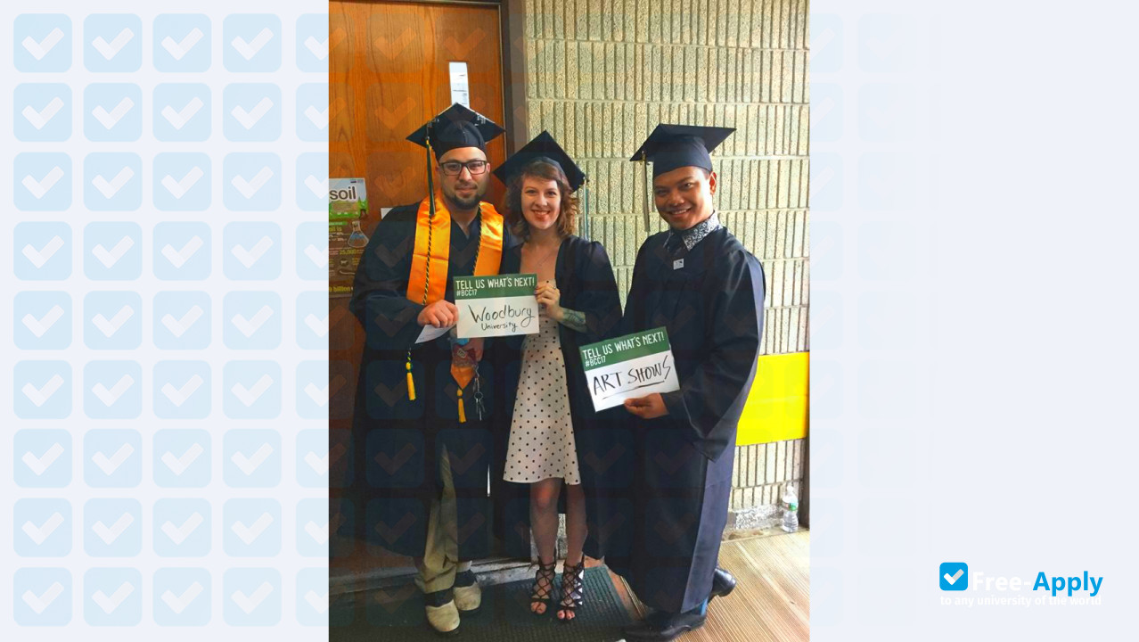 Foto de la Bristol Community College #3