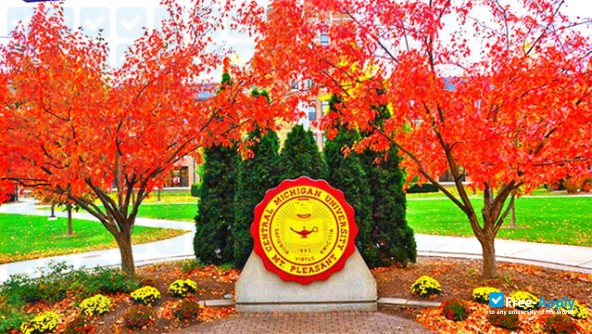 Central Michigan University photo #9