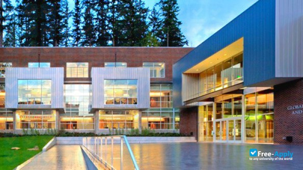 Cascadia College photo #7