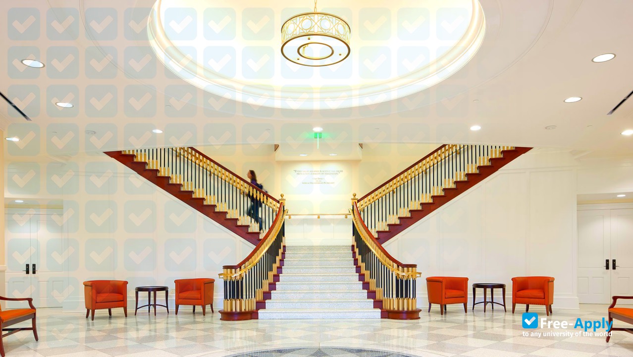 Foto de la Christopher Newport University #3