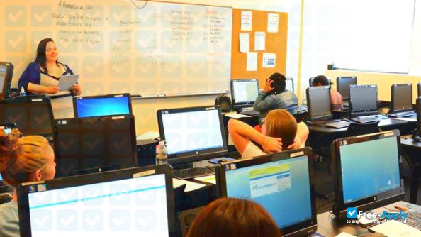 Photo de l’College of Business and Technology #3