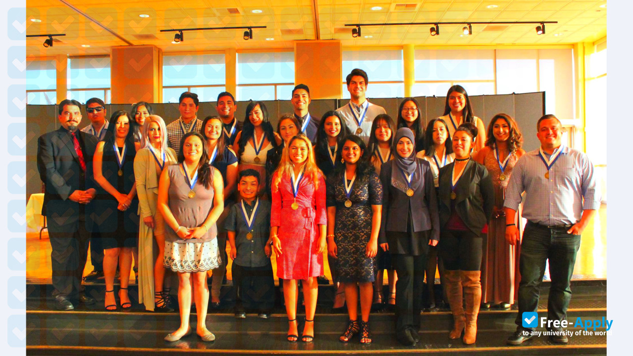 Cerritos photo #11