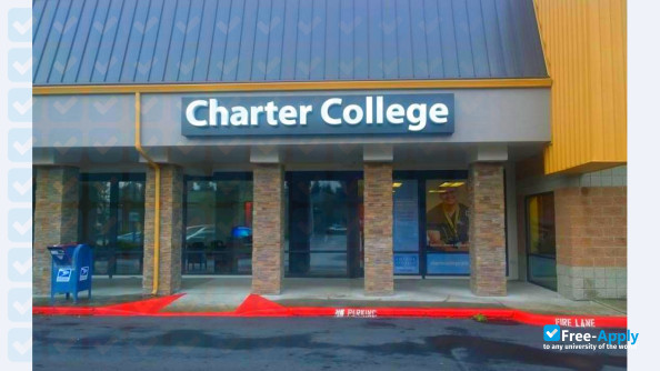Foto de la Charter College #3