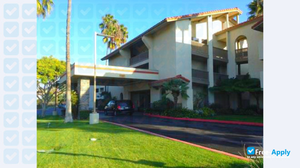 California Institute for Human Science фотография №3