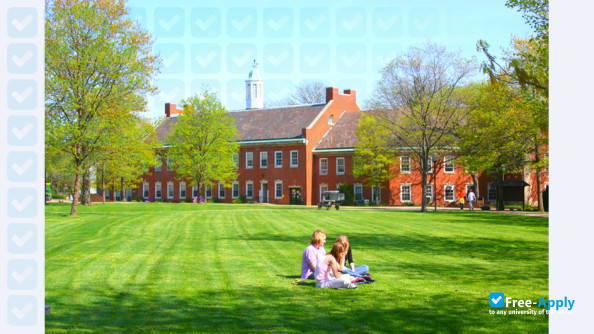 Chatham University фотография №6