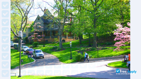 Chatham University фотография №5