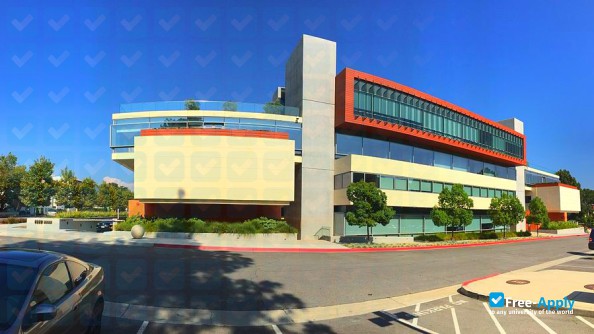 Claremont McKenna College photo #1