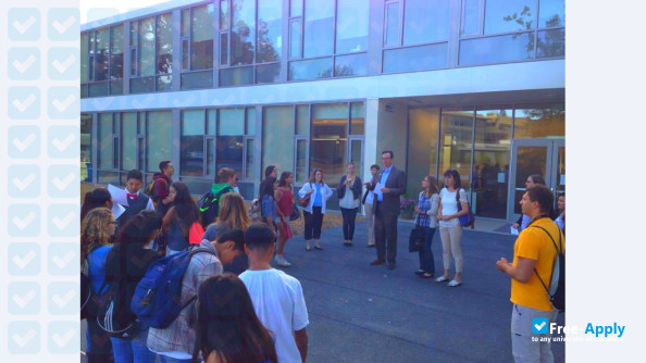 Foto de la College of Marin #3