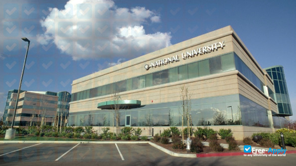 California National University фотография №2