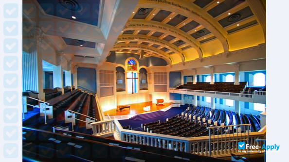 Foto de la Dallas Baptist University #6