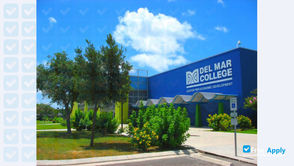 Foto de la Del Mar College #2