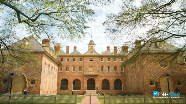 College of William & Mary photo #2