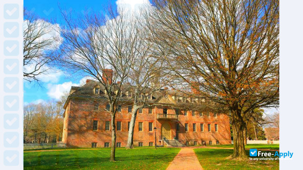 College of William & Mary photo #9
