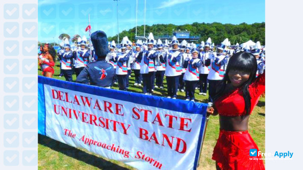 Delaware State University photo #7