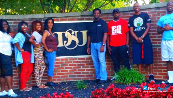 Delaware State University photo #4