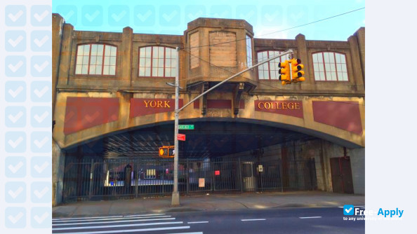CUNY York College photo #4
