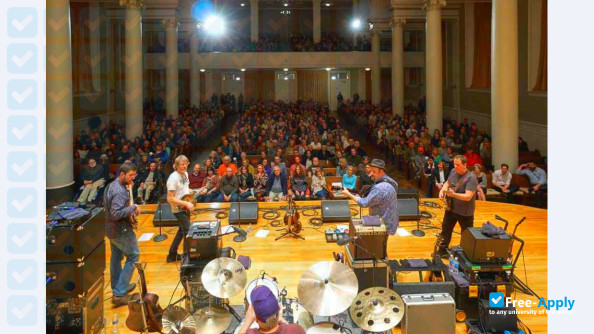 Denison University photo #7