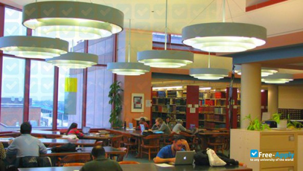 CUNY Queens College photo #8