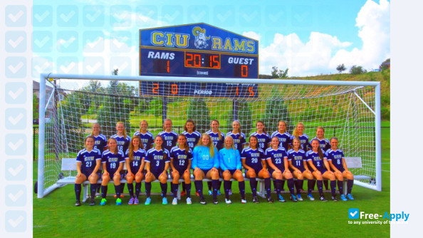Foto de la Columbia International University #6