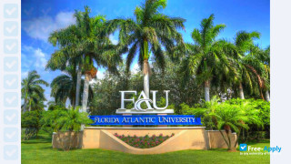 Miniatura de la Florida Atlantic University #6