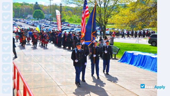 Foto de la Edinboro University #14